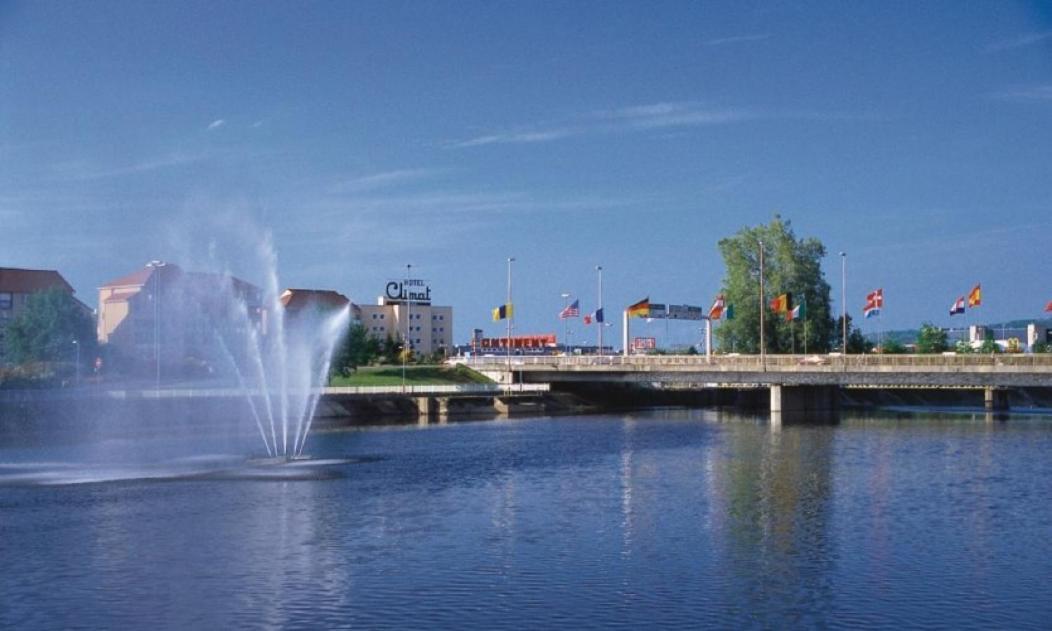 Ld-Location Montlucon Intermarche Apartman Kültér fotó